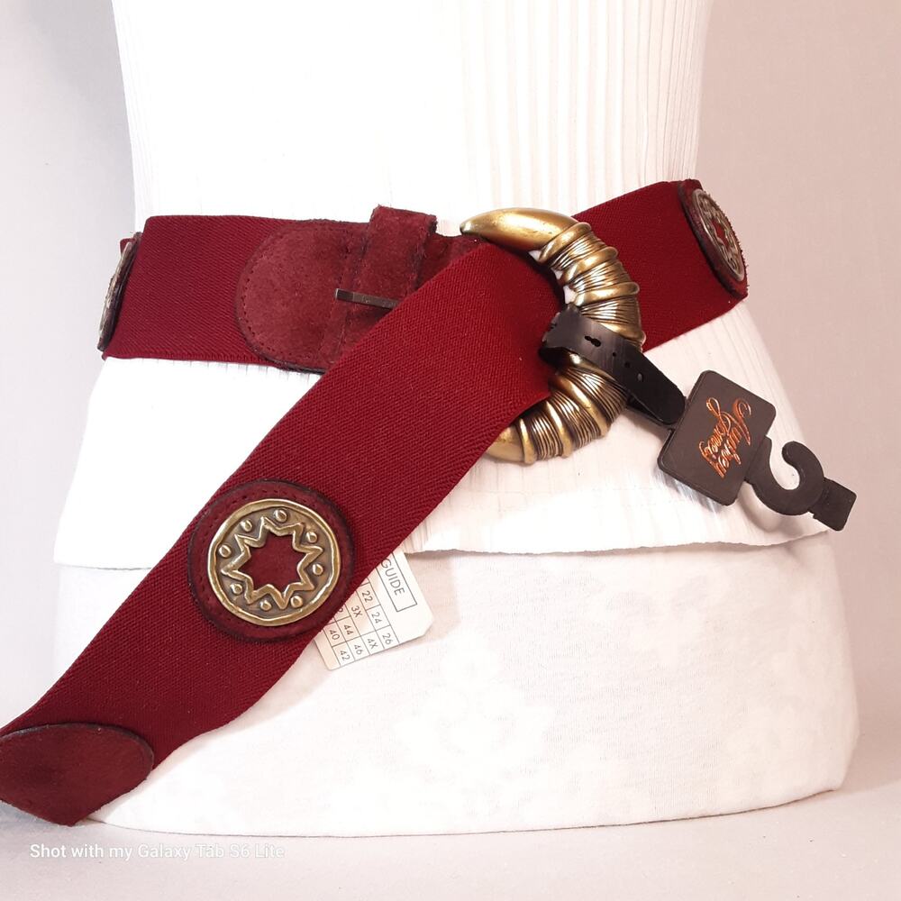 💎Vintage Audrey Jones Womens Suede Ends Elastic Belt 2X Waist BrassTone Conchos